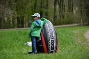 Familienspiel mit einer Karte