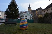 Easter trail behind a giant egg