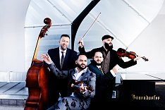 Mega koncert na vodní hladině