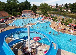 Vodní atrakce na koupališti