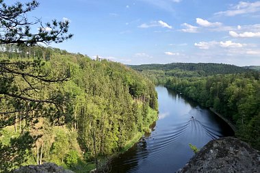 From Hluboká to the Baba Viewpoint