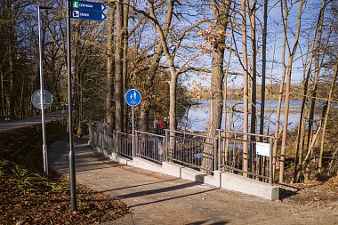 To the Dam of the Bezdrev Pond