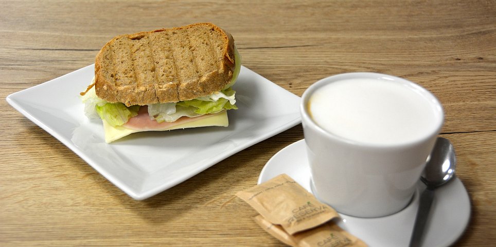 KN CAFE BAR