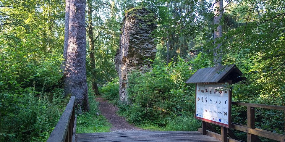 Discover Medieval Romance at Karlův Hrádek