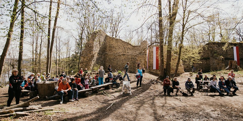 In der Sonne und im Schatten nach Karlov hrádek