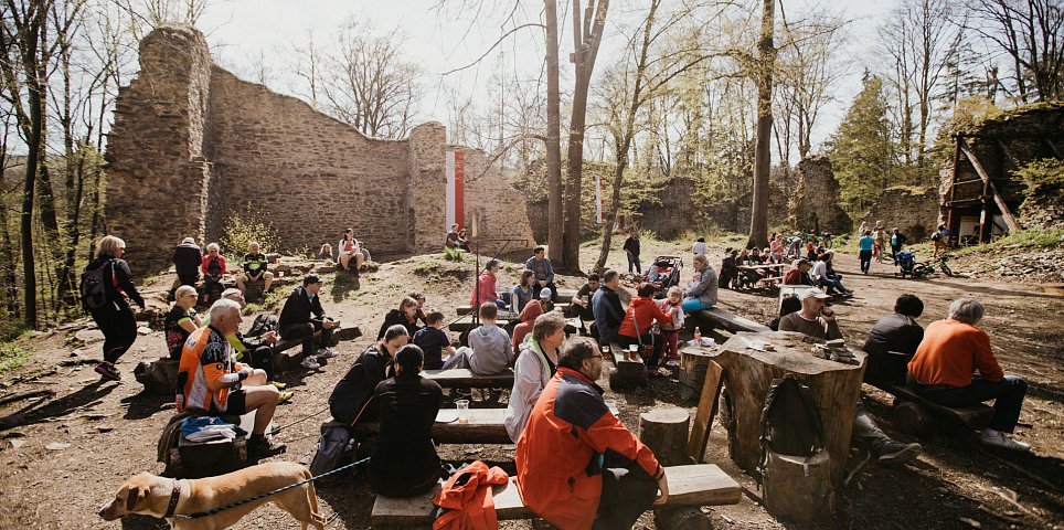 In der Sonne und im Schatten nach Karlov hrádek