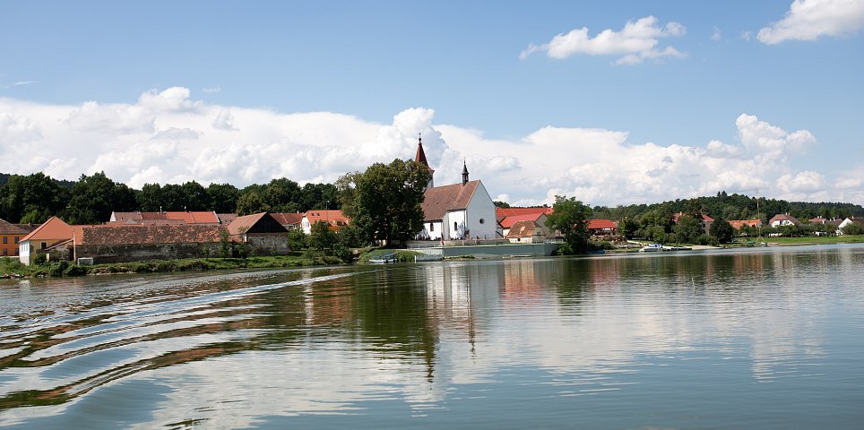 Město a okolí